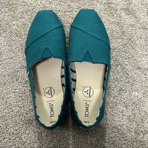 Tom teal flats